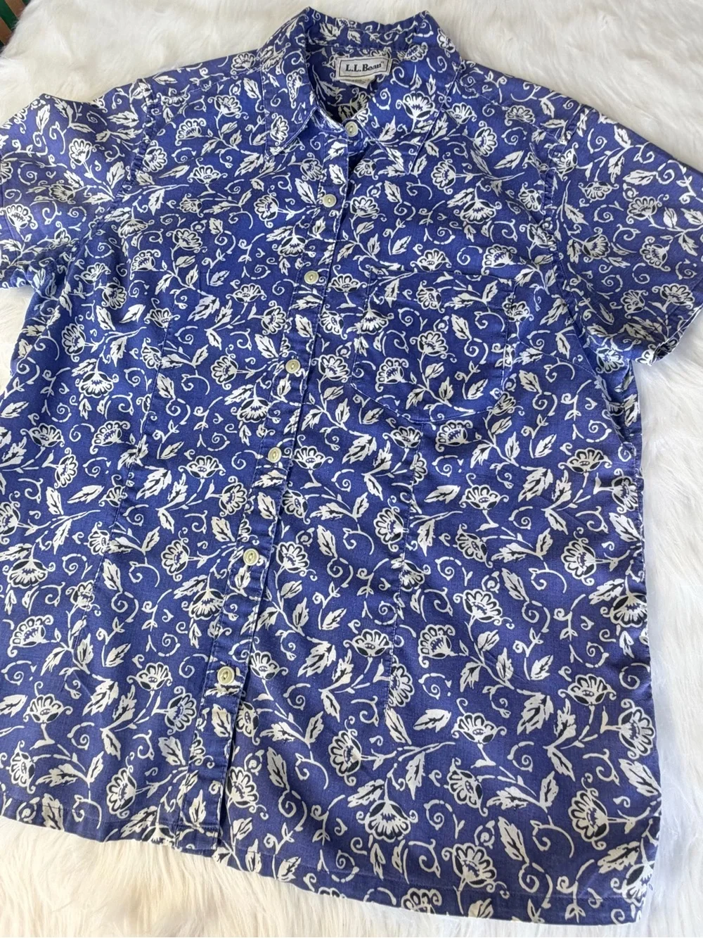 Vintage L.L. Bean Floral Button Down Shirt Sz M Navy Blue Cottage Print